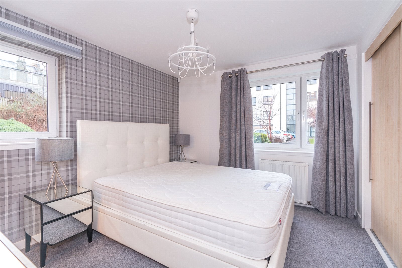 Flat Broughton Road in City of Edinburgh