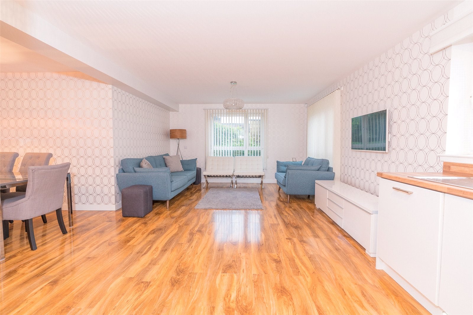 Flat Broughton Road in City of Edinburgh