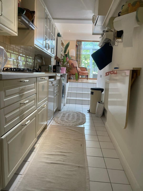 Room Hamilton Road in Greater London