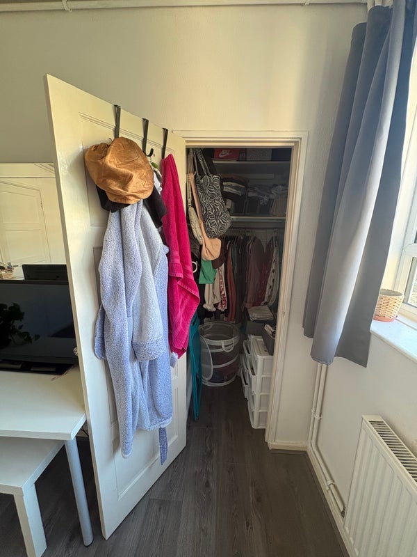Room Mintern Street in Greater London