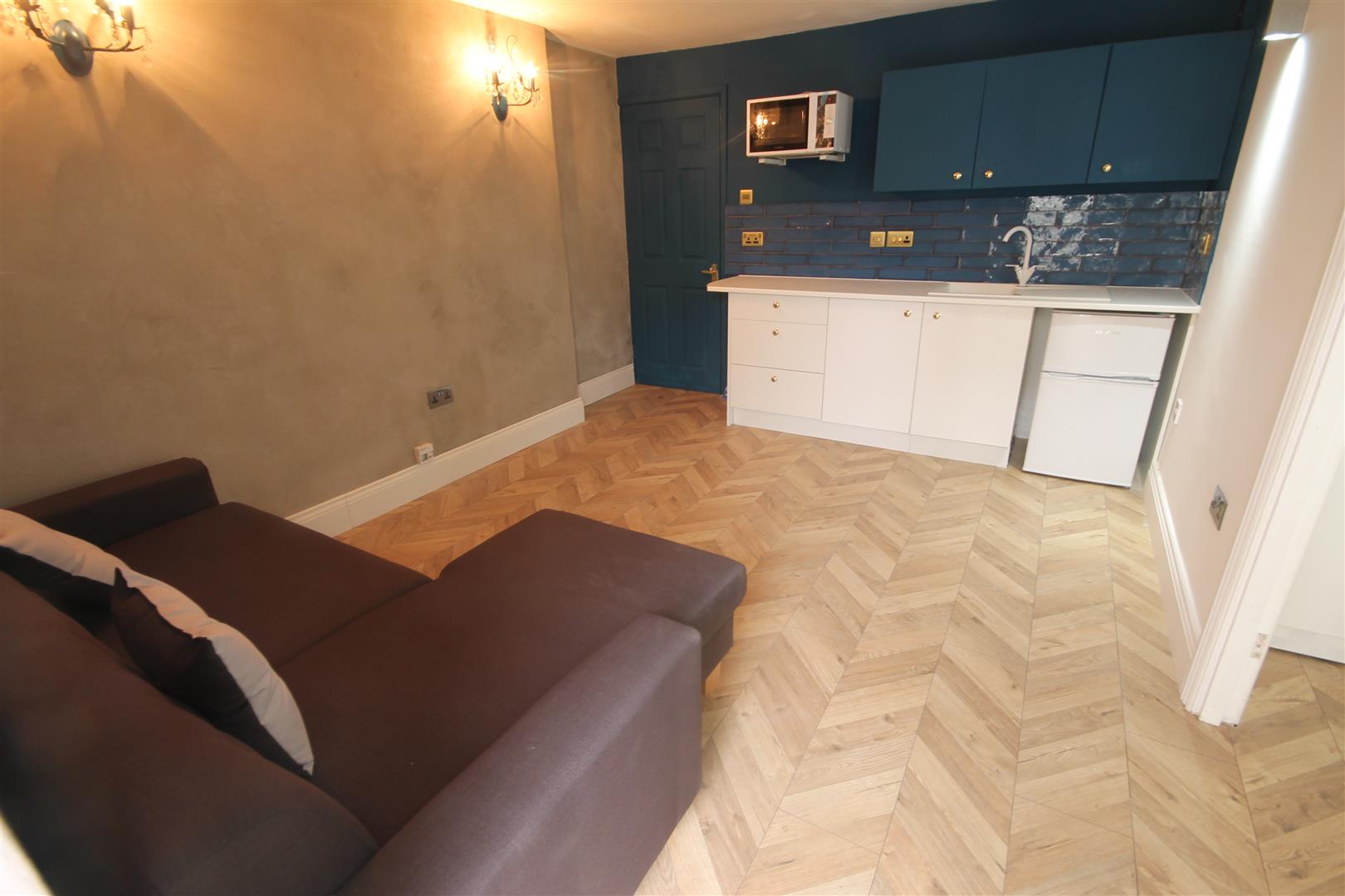 Flat Westgate Road in Newcastle upon Tyne