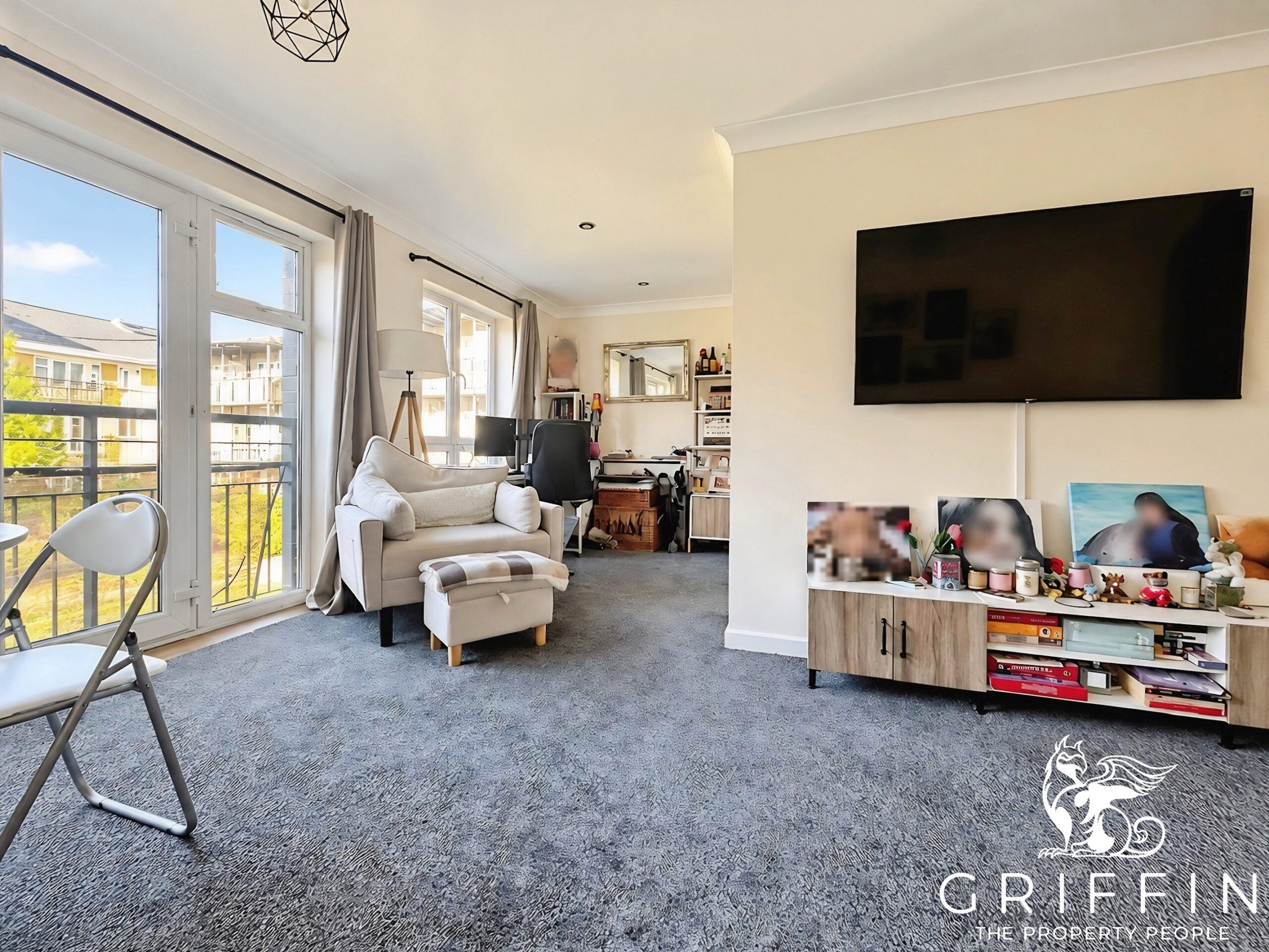Flat Southwell Close in Grays