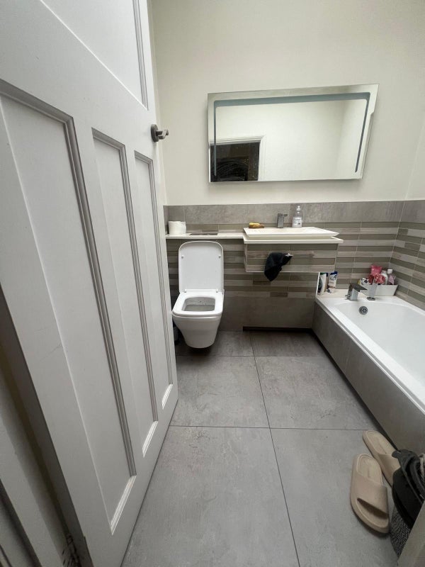 Room Crantock Road in Greater London