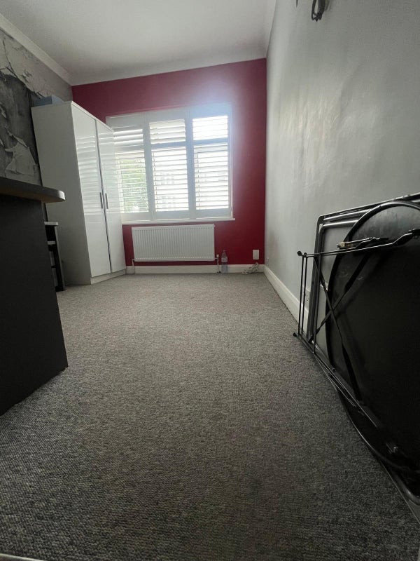 Room Crantock Road in Greater London
