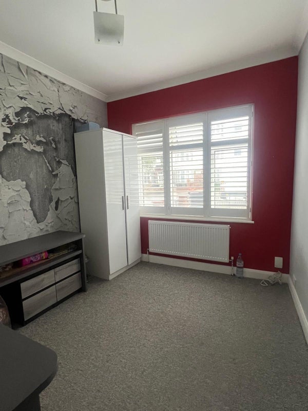 Room Crantock Road in Greater London