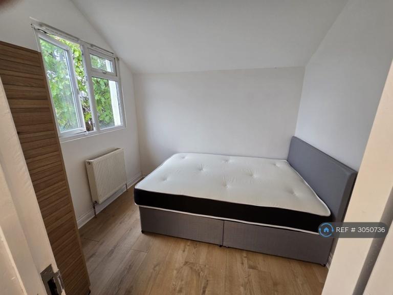 Room Hillier's Lane in Greater London