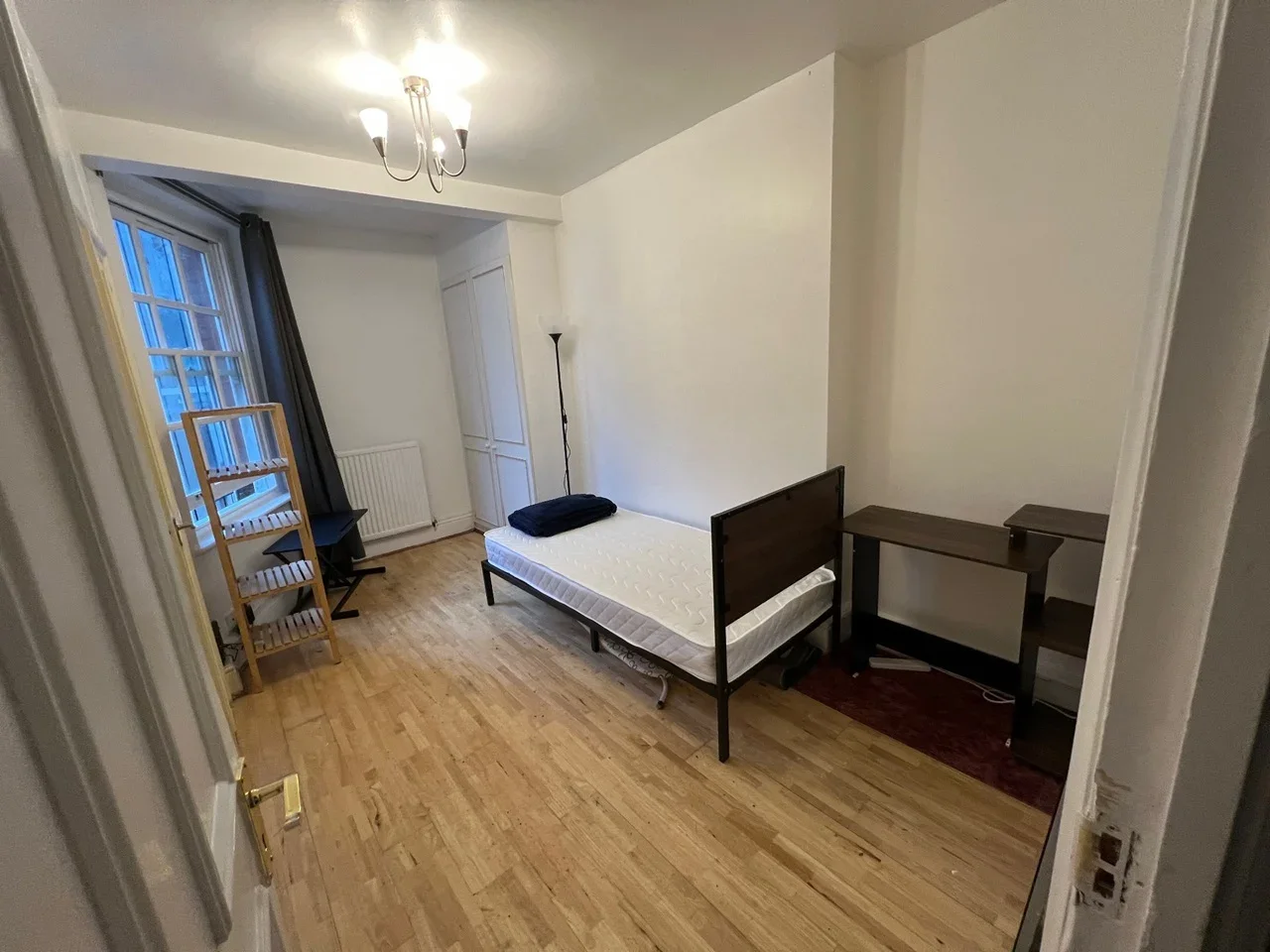 Room Grove End Road in City of Westminster