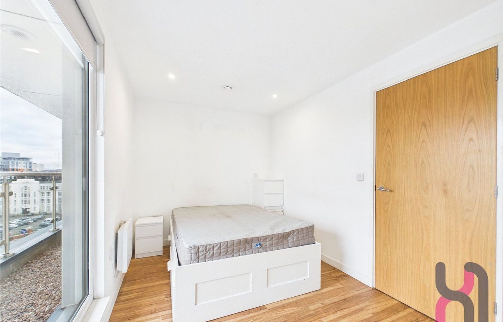 Flat Elmira Way in Salford