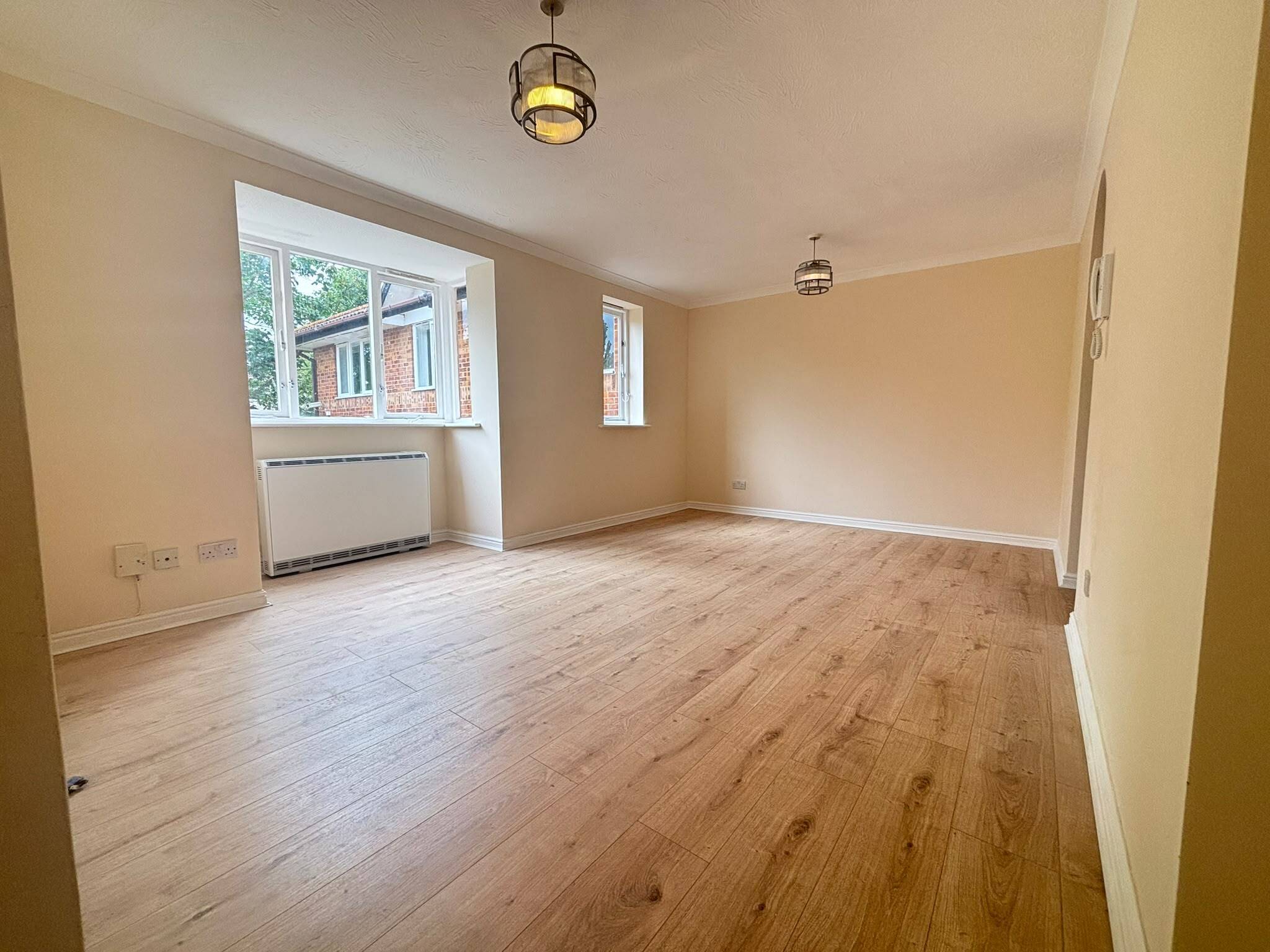 Flat Cumberland Place in Greater London