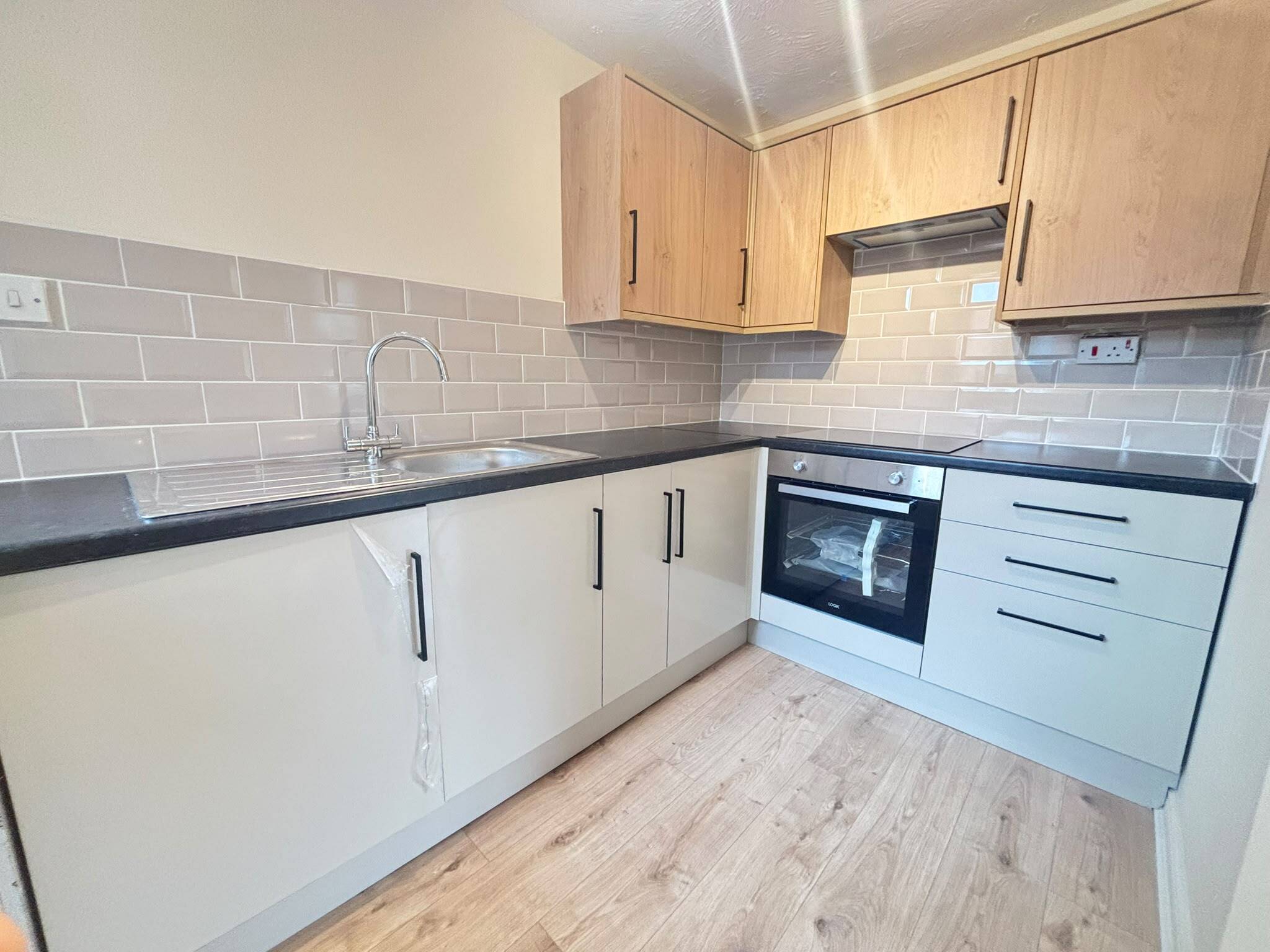 Flat Cumberland Place in Greater London