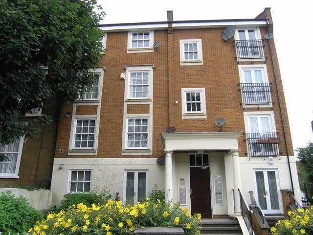 Flat Moriatry Close in Greater London