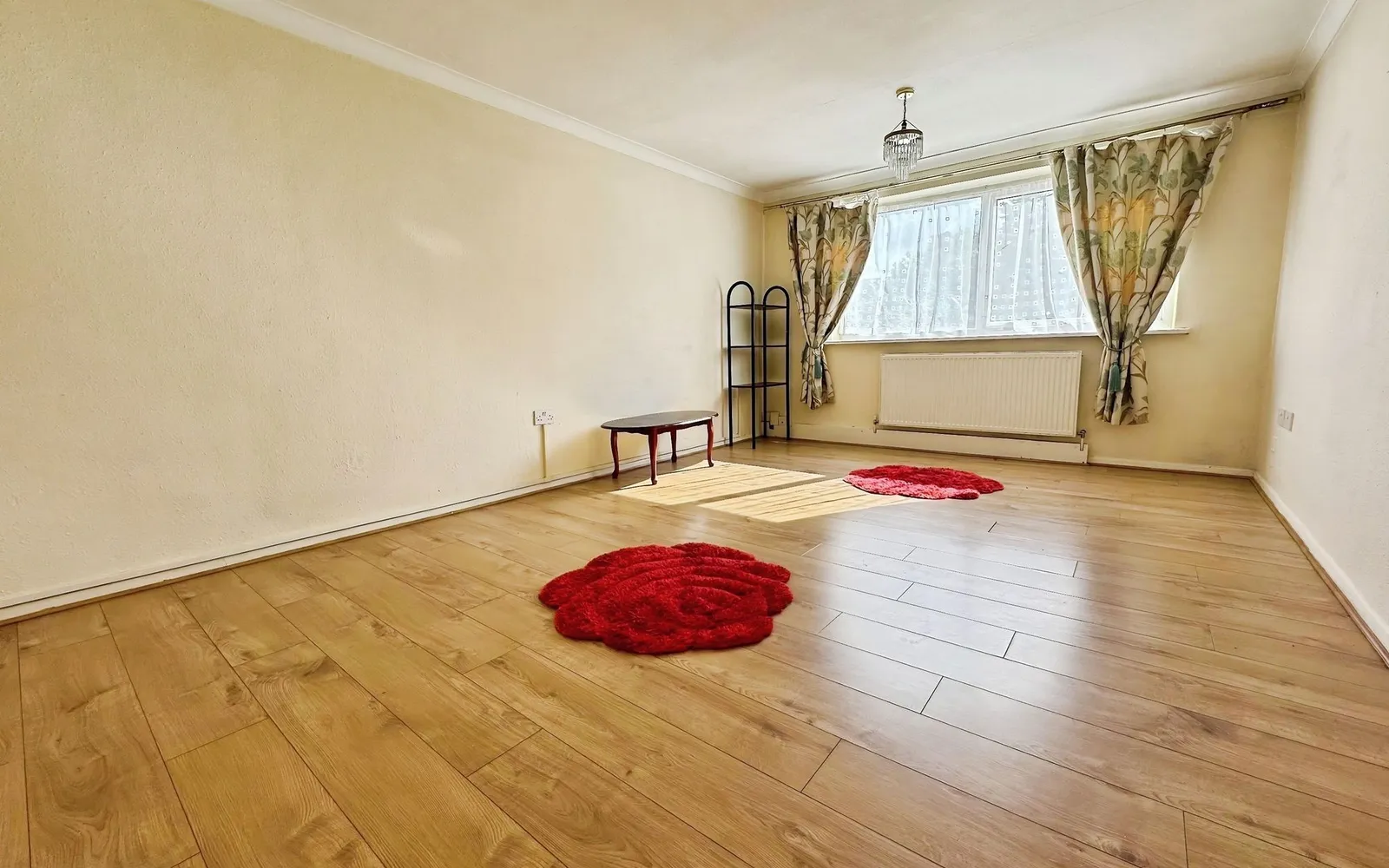 Flat Goldsmith Lane in Greater London