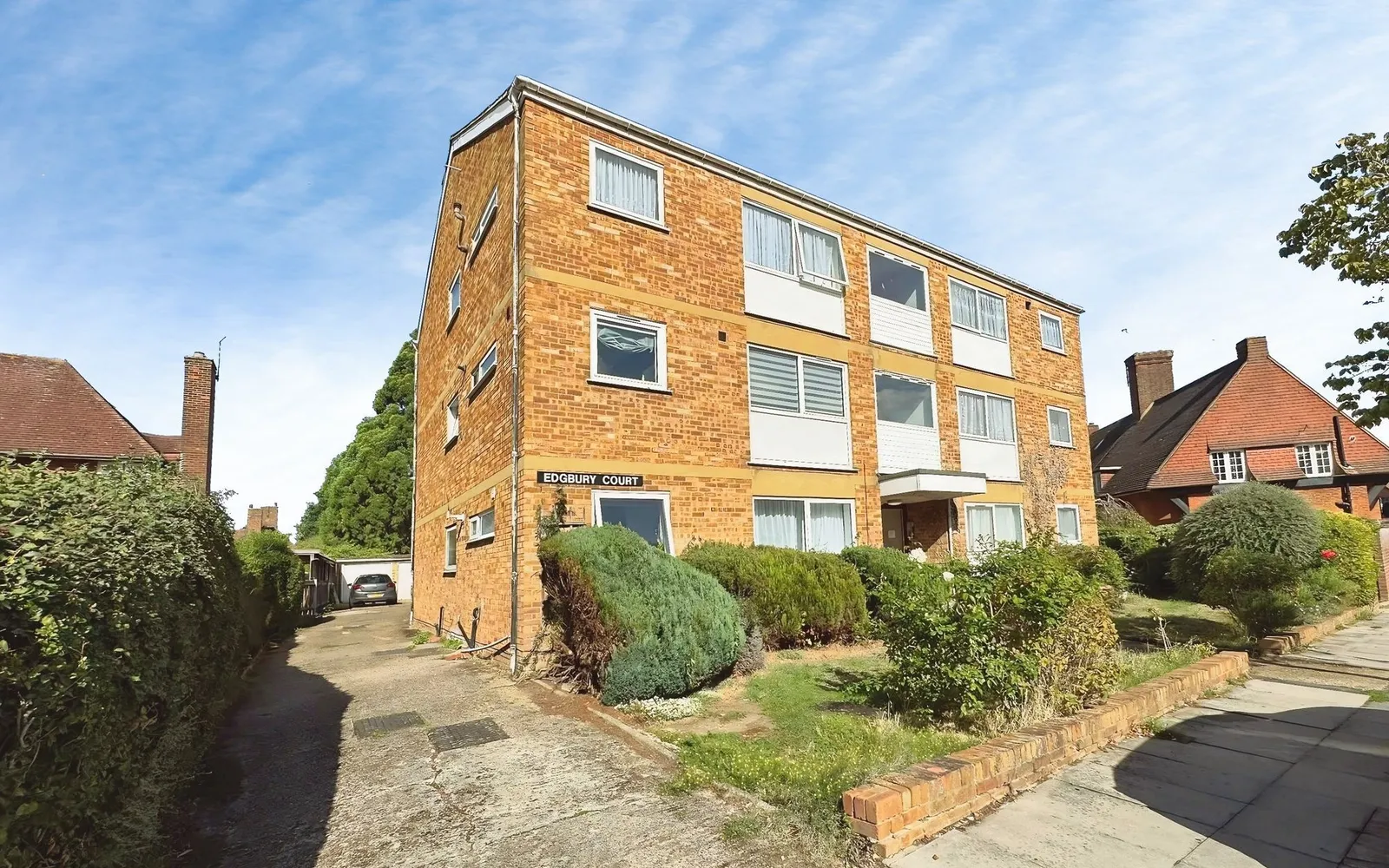 Flat Goldsmith Lane in Greater London