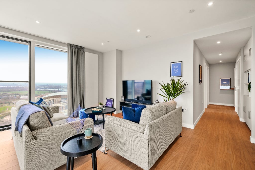 Flat Anthems Way in Greater London