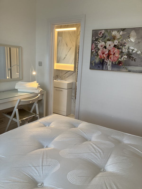 Flat Ridley Road in Greater London