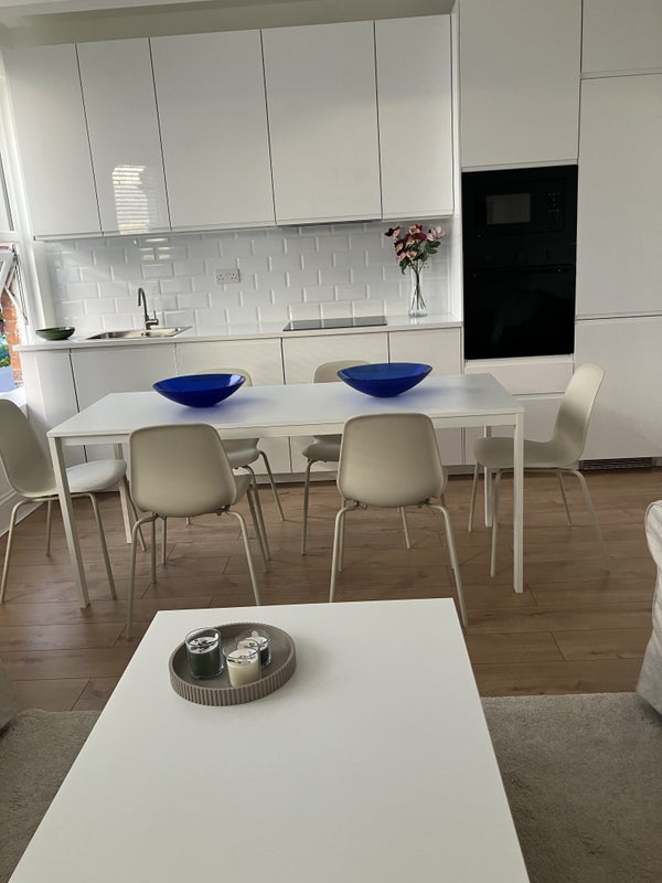 Flat Ridley Road in Greater London