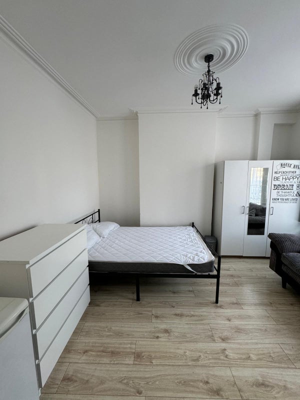 Room Thackeray Avenue in Greater London