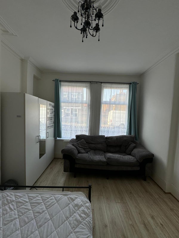 Room Thackeray Avenue in Greater London