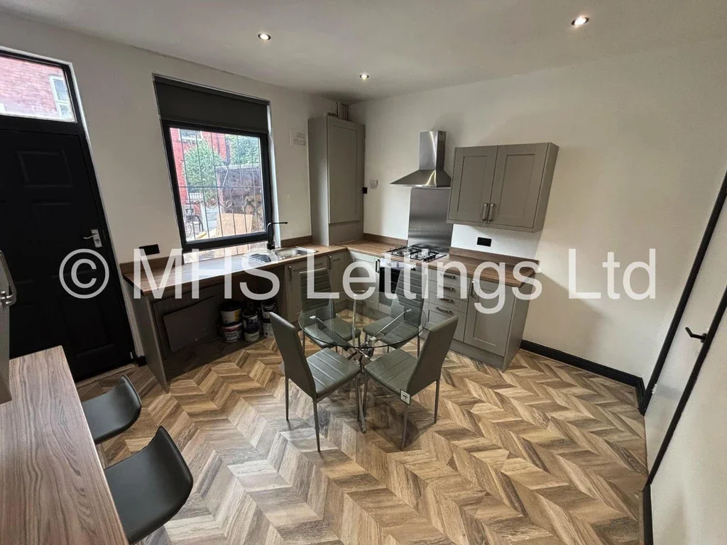 Flat Welton Place in Leeds