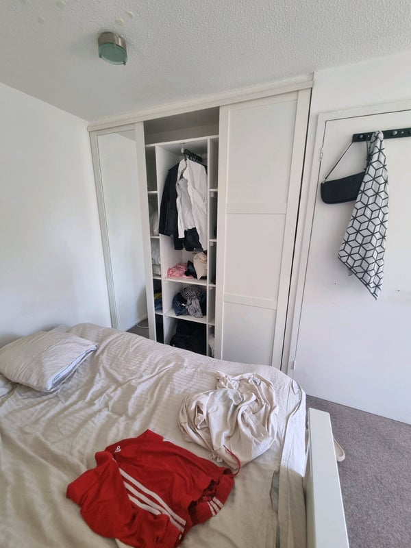 Room Mile End Road in Greater London