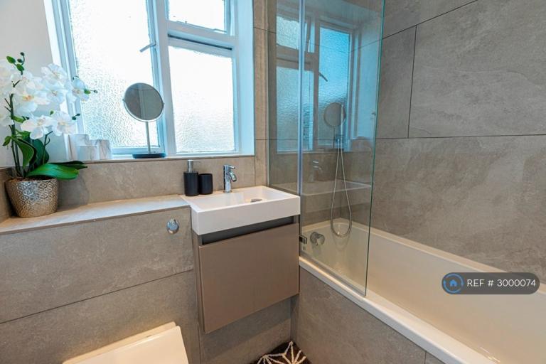 Flat Portnall Road in City of Westminster