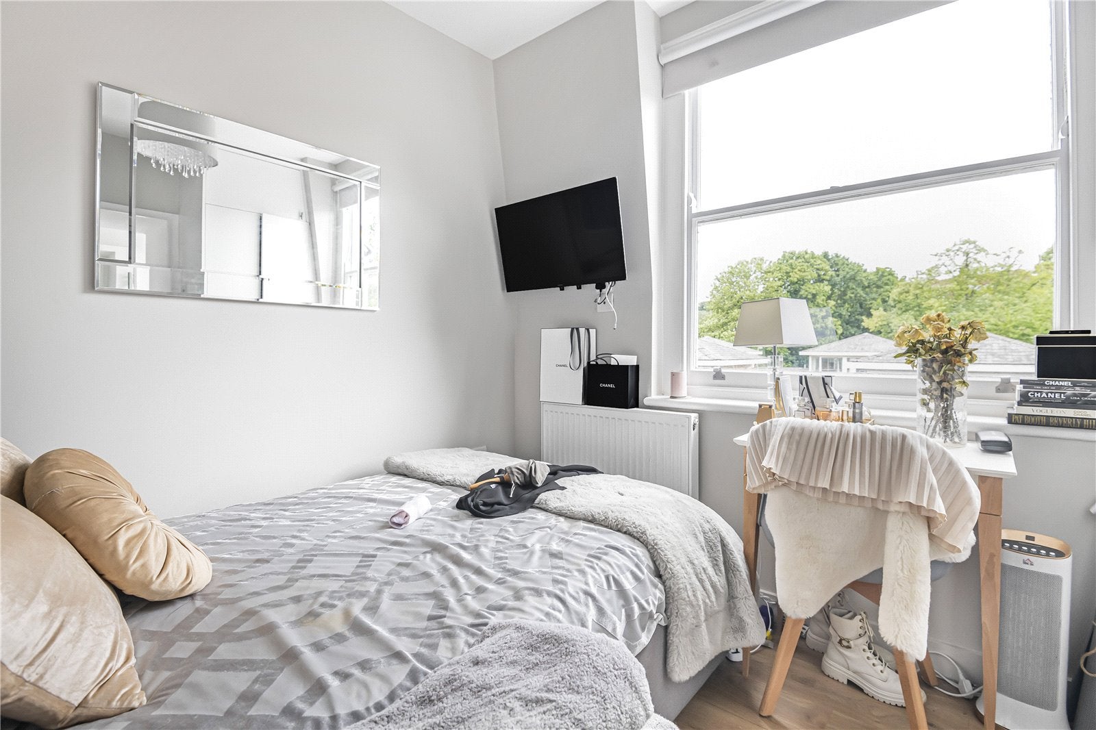 Flat Finchley Road in Greater London