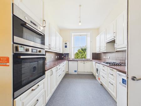 Room Polwarth Gardens in City of Edinburgh