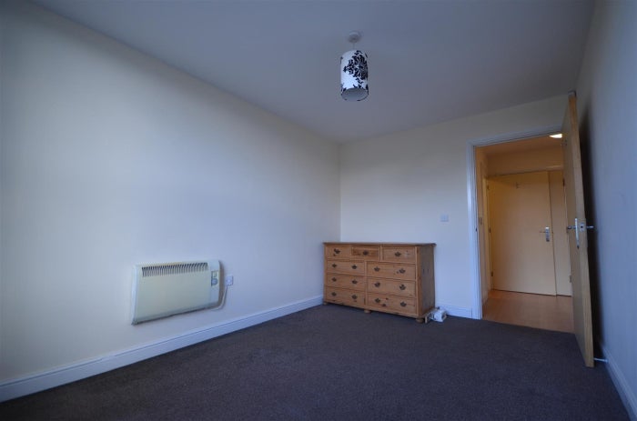 Flat Dewsbury Road in Calderdale