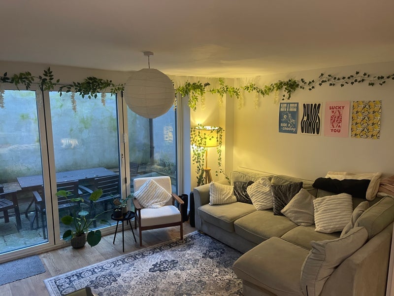 Room Cotswold Road North in Bristol