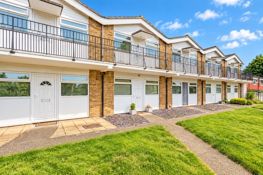 Flat The Glen in Borough of Runnymede