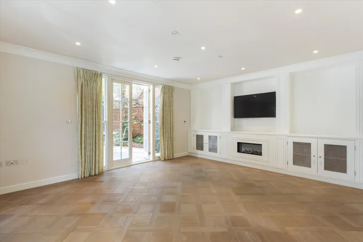 House Somerset Square in Greater London