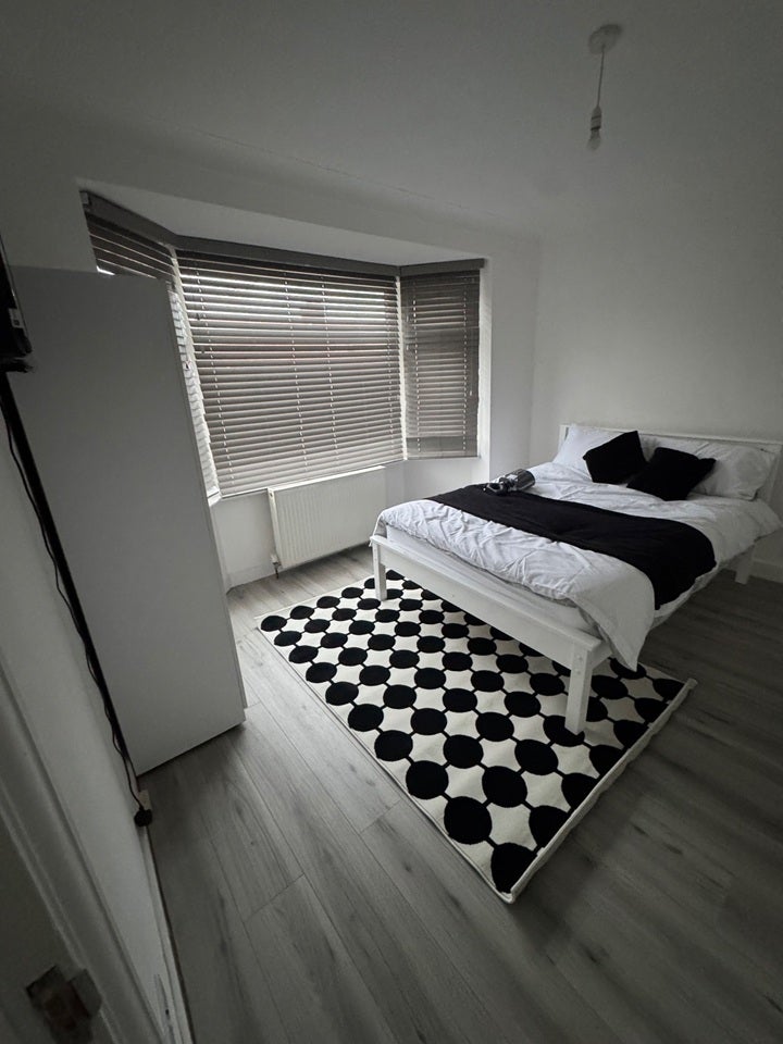 Room Cedar Avenue in Greater London