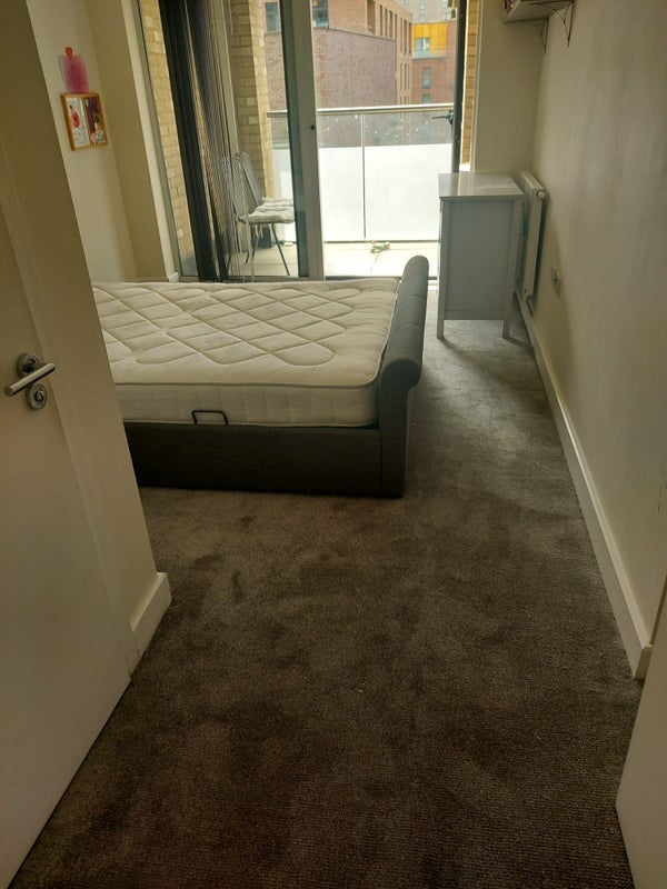 Room Morden Wharf Road in Greater London