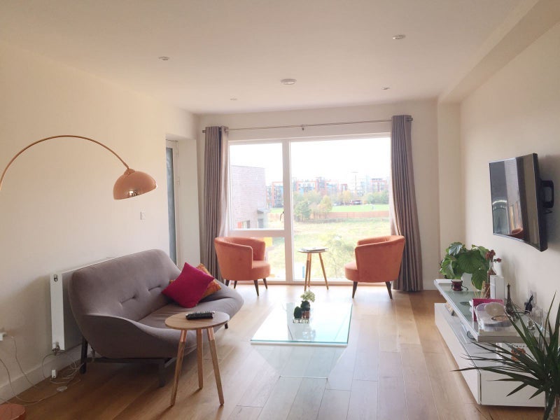 Room Morden Wharf Road in Greater London
