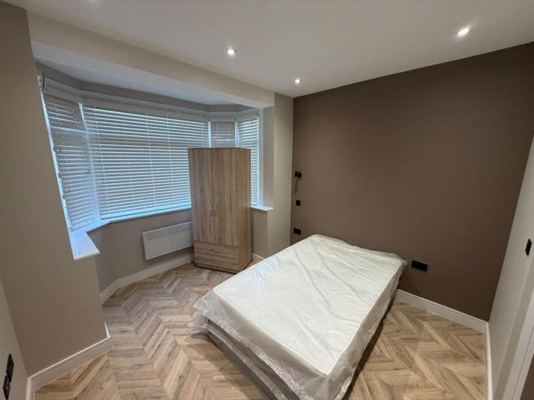 Flat Birkbeck Road in Greater London