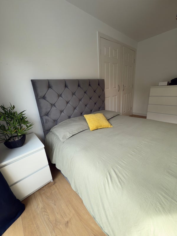 Room Granton Road in City of Edinburgh