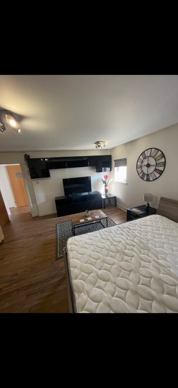 Room Granton Road in City of Edinburgh