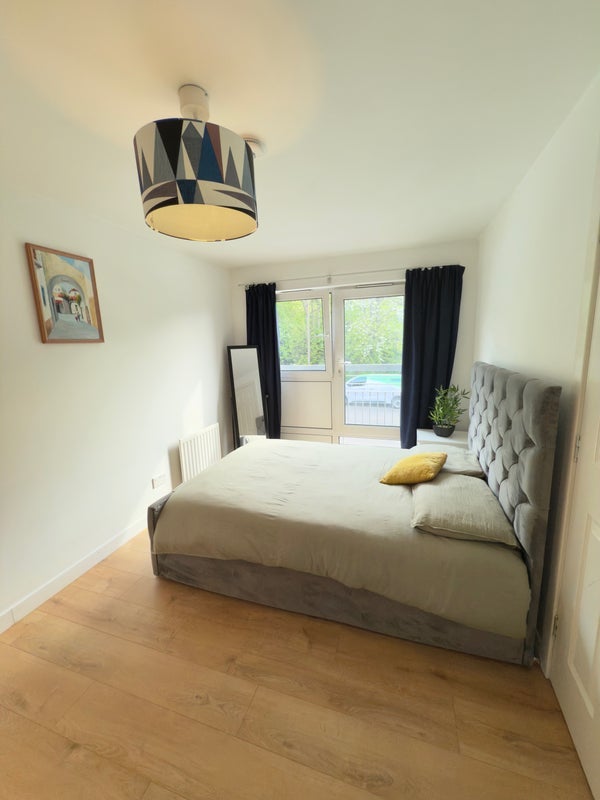 Room Granton Road in City of Edinburgh