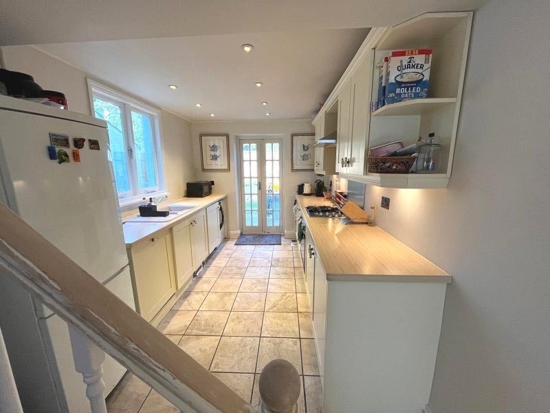 Room Vansittart Road in Greater London