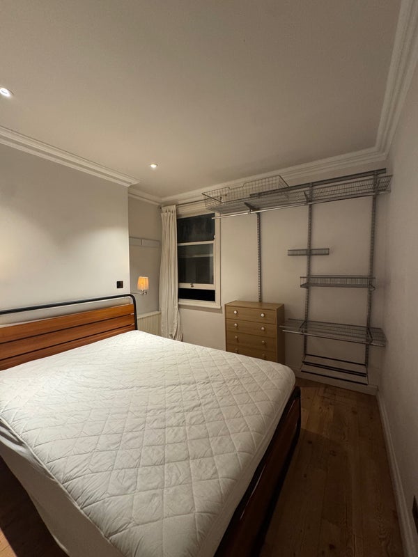 Room Vansittart Road in Greater London