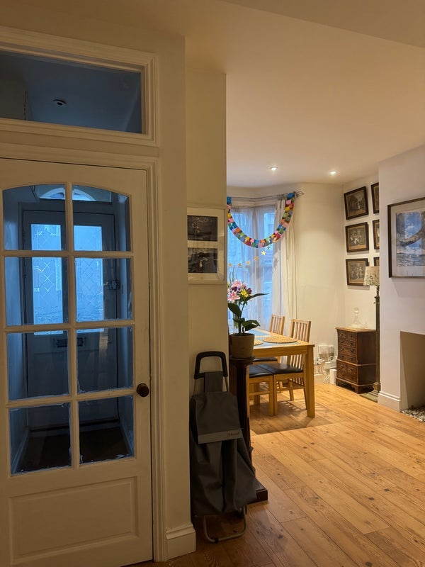 Room Vansittart Road in Greater London