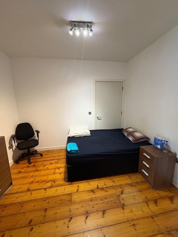 Room Back Church Lane in Greater London