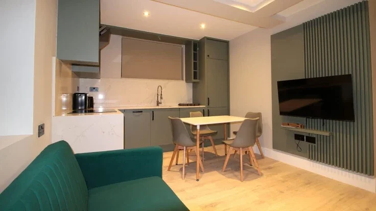 Flat Warple Way in Greater London