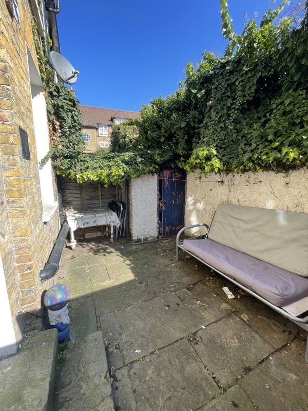 Room Upper North Street in Greater London
