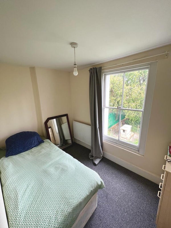 Room Upper North Street in Greater London