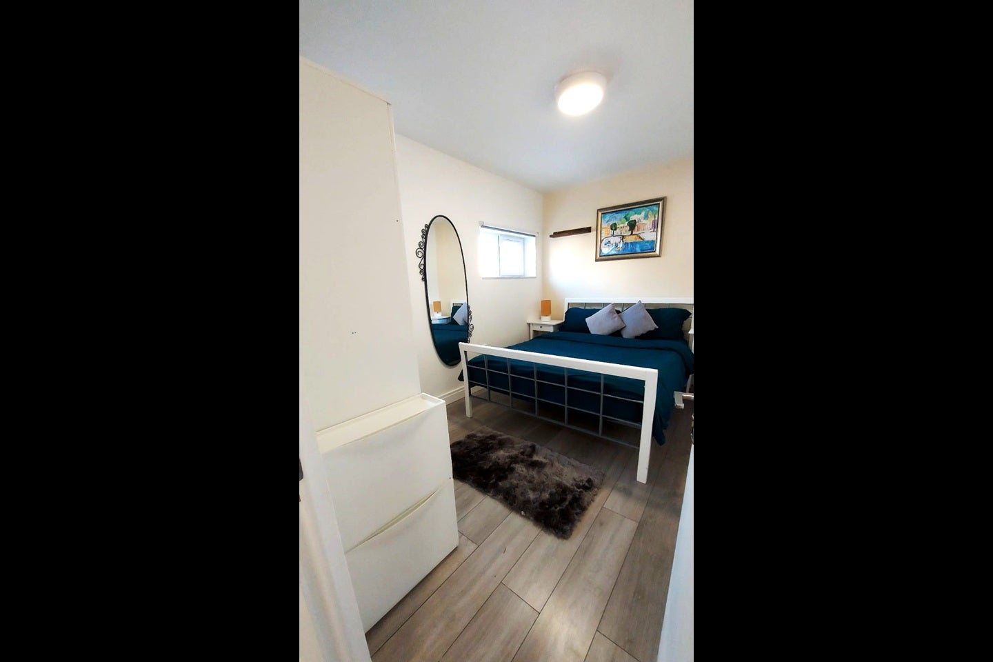Flat Edgwarebury Gardens in Greater London