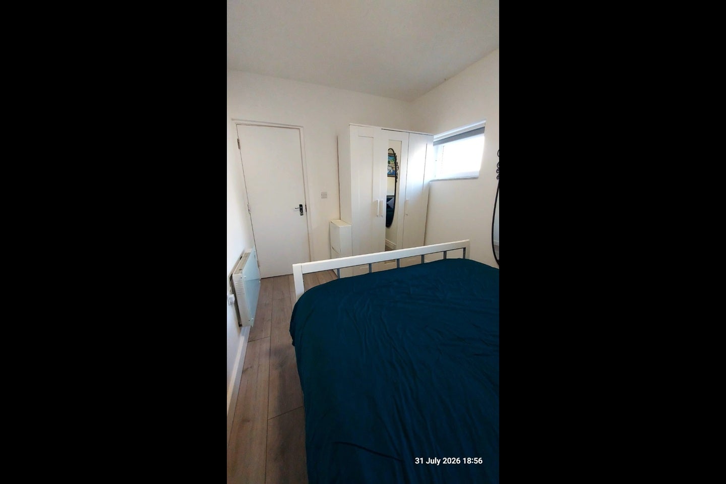 Flat Edgwarebury Gardens in Greater London