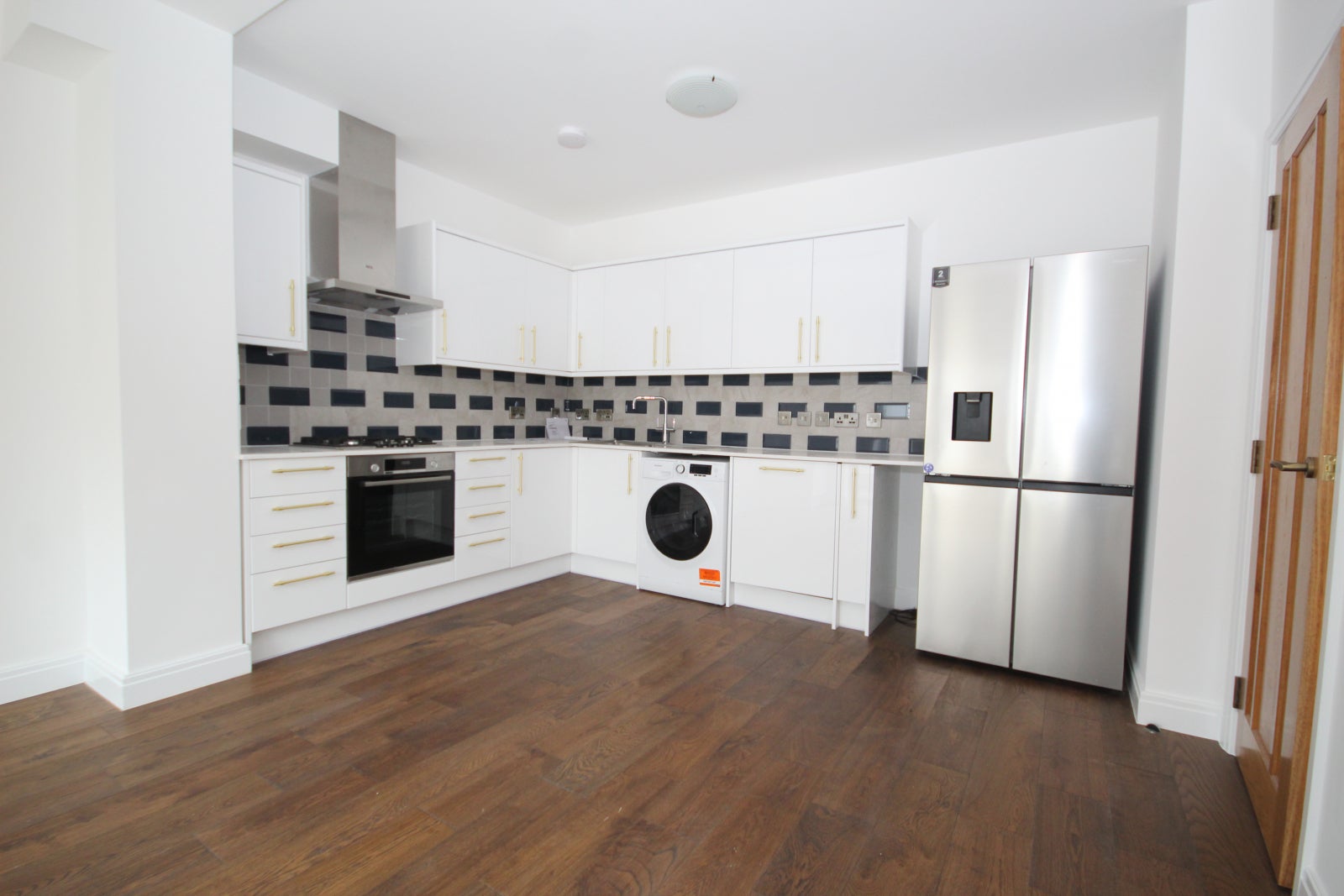 Flat St. James Gardens in Greater London