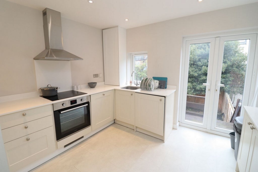 Room Globe Road in Greater London