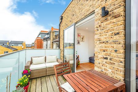 Flat Balham New Road in Greater London